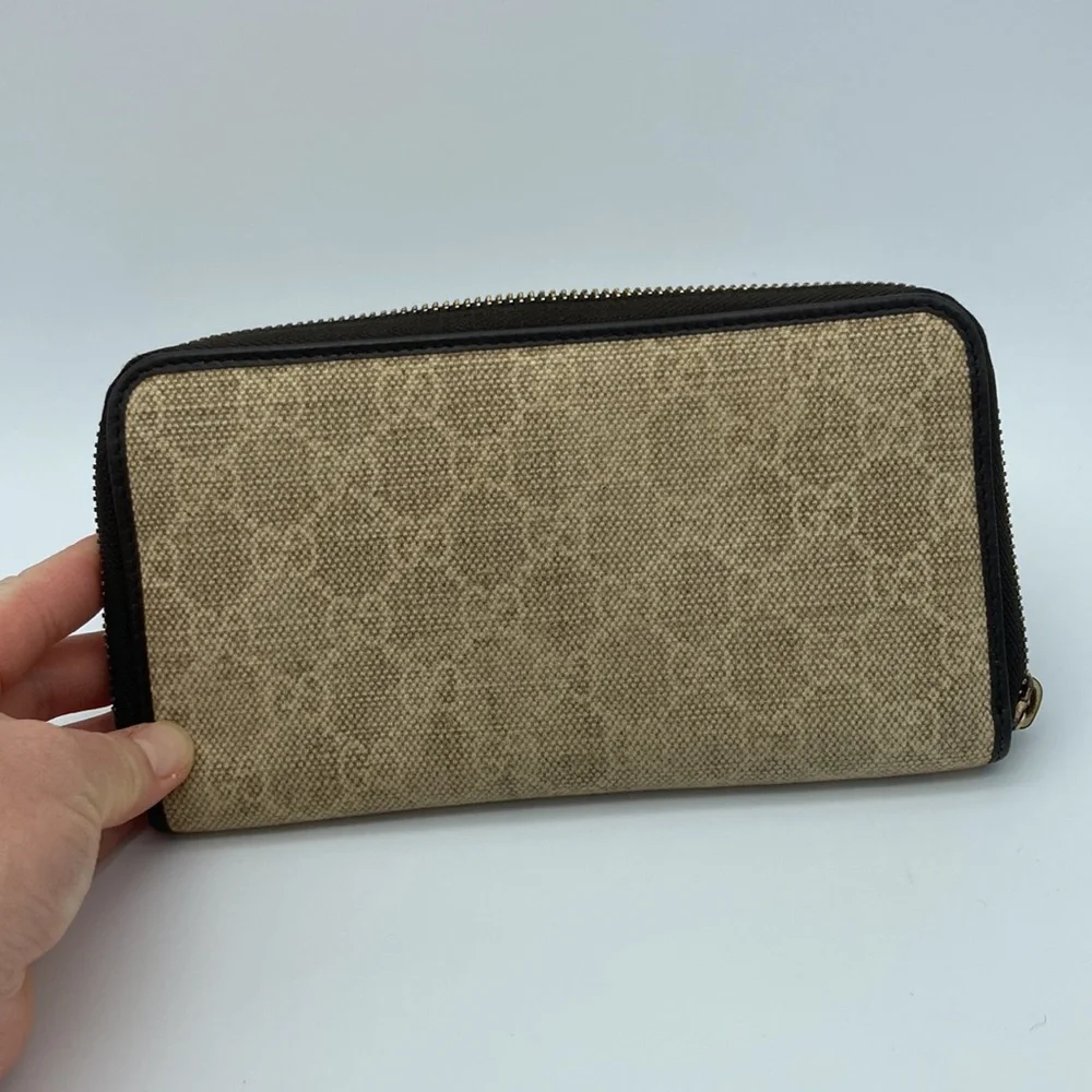GUCCI GG LOGO TAN BROWN ZIPPY WALLET - Picture 16 of 17